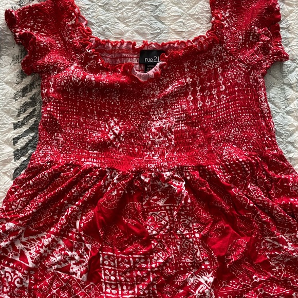 2 medium off the shoulder smock tops - Picture 3 of 5